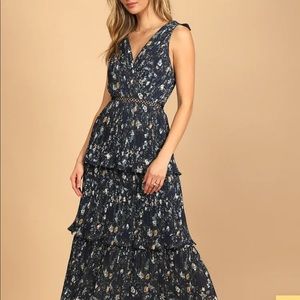 Lulus Such Sophistication Navy Blue Floral Print Pleated Maxi Dress.